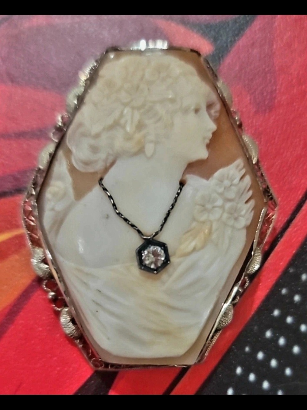 Vintage Cameo Pendant Necklace in Cream and Peach 14k Gold